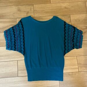 Teal with black and fuchsia shirt sleeved sweater